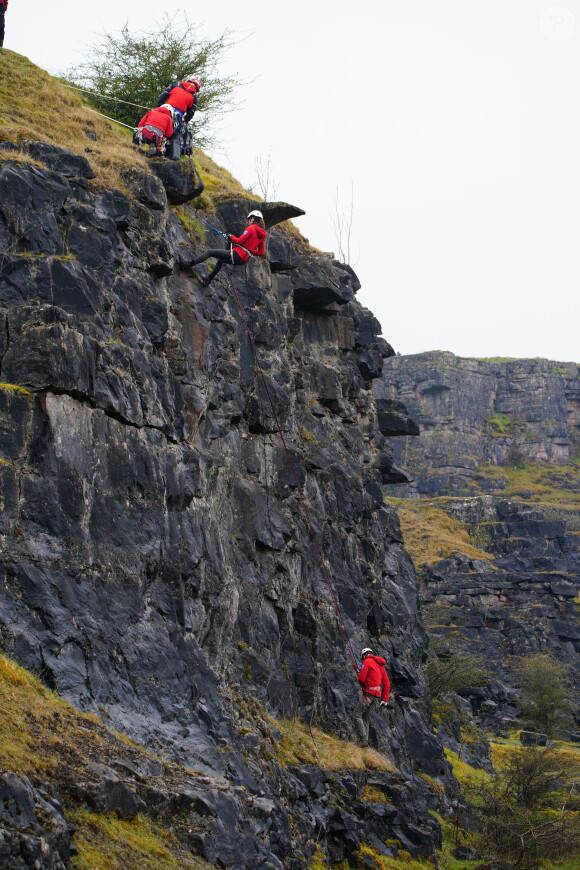 Le prince William, prince de Galles, et Catherine (Kate) Middleton, princesse de Galles, en visite au siège de l'équipe de sauvetage en montagne de Central Beacons à Merthyr Tydfil, au Pays de Galles, le 27 avril 2023. 