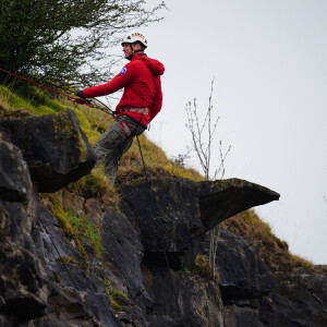 Le prince William, prince de Galles, et Catherine (Kate) Middleton, princesse de Galles, en visite au siège de l'équipe de sauvetage en montagne de Central Beacons à Merthyr Tydfil, au Pays de Galles, le 27 avril 2023. 