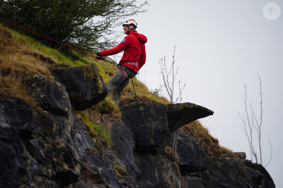 Le prince William, prince de Galles, et Catherine (Kate) Middleton, princesse de Galles, en visite au siège de l'équipe de sauvetage en montagne de Central Beacons à Merthyr Tydfil, au Pays de Galles, le 27 avril 2023. 