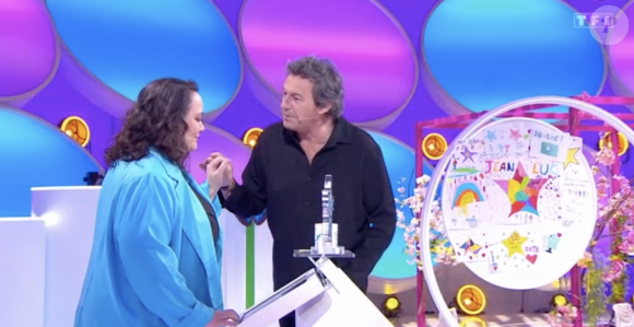 Avec Jean-Luc Reichmann, ils en ont finalement conclu qu'il s'agissait-là de "larmes de bonheur".
Céline, la championne des "12 Coups de midi" très émue, finit en larmes dans les "12 Coups de midi" - TF1