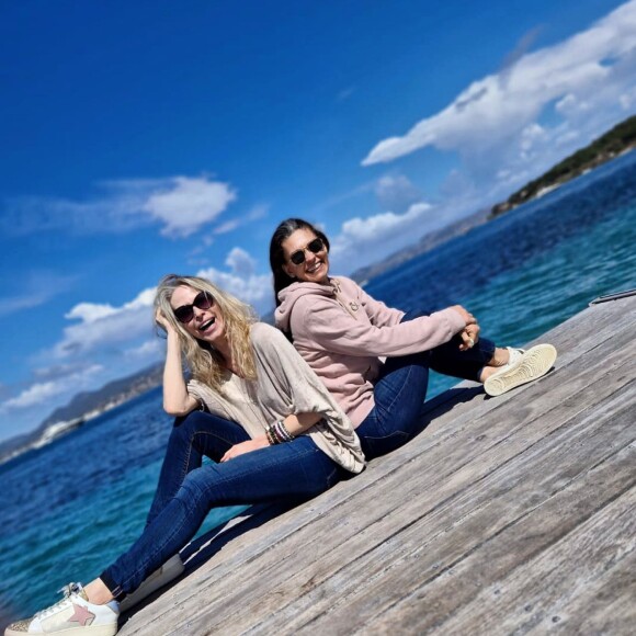 Elles se sont rendues sur les lieux de la série Sous le Soleil.
Tonya Kinzinger et Adeline Blondieau se sont retrouvées à Saint-Tropez.