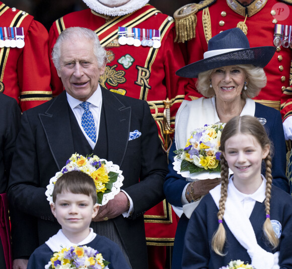 Le roi Charles III d'Angleterre et Camilla Parker Bowles, reine consort d'Angleterre, participent au Royal Maundy Service à York, où le roi distribuera cérémonieusement de petites pièces d'argent appelées "Maundy money", comme aumône symbolique aux personnes âgées. Le 6 avril 2023. 