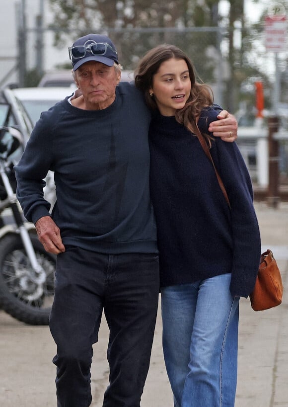 Exclusif - Michael Douglas et sa fille Carys Zeta Douglas ont déjeuné ensemble avant de faire un peu de shopping à Santa Barbara le 13 janvier 2023. 