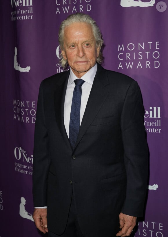Michael Douglas au photocall de la soirée de gala des "21ème Monte Cristo Awards" à New York, le 11 avril 2022. 