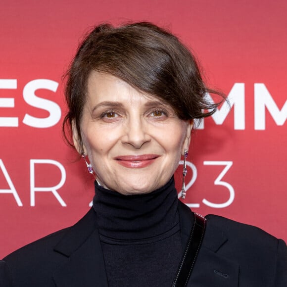 Désormais, Juliette Binoche se dit apaisée. 
Juliette Binoche au photocall du dîner des nommés au Cesar 2023 au Fouquet's à Paris le 6 février 2023. © Olivier Borde / Bestimage 