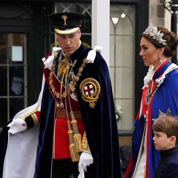 Et c'est encore un nouveau rendez-vous où Kate Middleton a capté toute l'attention.
Le prince William, prince de Galles, Catherine (Kate) Middleton, princesse de Galles, La princesse Charlotte de Galles, et Le prince Louis de Galles - Les invités à la cérémonie de couronnement du roi d'Angleterre à l'abbaye de Westminster de Londres, Royaume Uni, le 6 mai 2023.