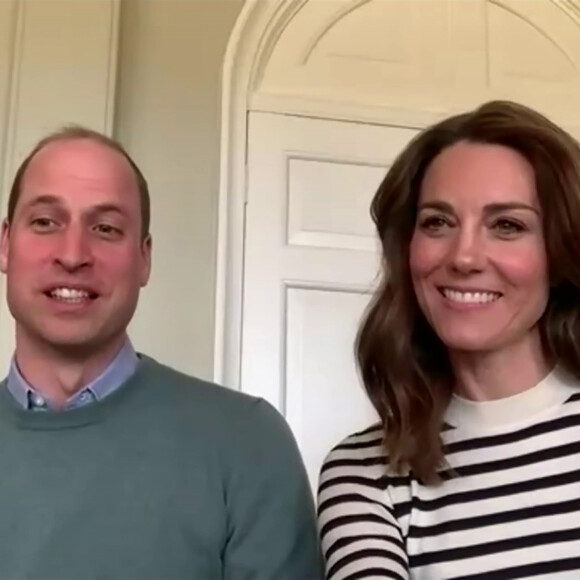 Le prince William, duc de Cambridge, et Kate Middleton, duchesse de Cambridge, racontent comment ils s'occupent des enfants et comment ils gardent le contact avec la famille pendant l'épidémie de coronavirus (COVID-19). Ils utilisent l'application Zoom. Le 17 avril 2020.