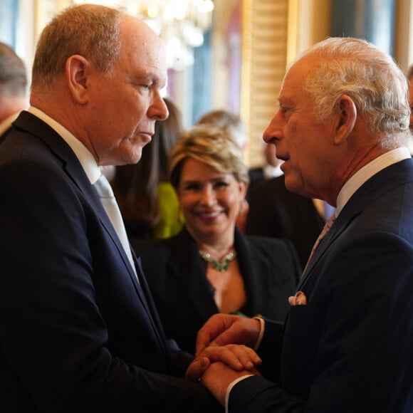 Réception organisée par le roi Charles III, pour les invités étrangers assistant à son couronnement au palais de Buckingham à Londres Le roi Charles III d'Angleterre et le prince Albert II de Monaco - Réception organisée par le roi Charles III, pour les invités étrangers assistant à son couronnement au palais de Buckingham à Londres, Royaume Uni, le 5 mai 2023. 