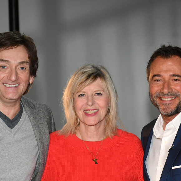 D'après les informations de Closer, l'humoriste pourrait se rendre chez deux personnes de sa famille
Pierre Palmade, Chantal Ladesou et Bernard Montiel - Enregistrement de l'émission "Animaux Stars", diffusée le 4 juin sur la chaine Animaux. Le 5 avril 2022 © Veeren / Bestimage
