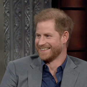 Le prince Harry donne une interview sur le plateau de Stephen Colbert à propos de la vie après la mort