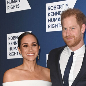 Le prince Harry et Megan Markle au photocall de la soirée de gala "Robert F. Kennedy Human Rights Ripple of Hope 2022" à l'hôtel Hilton de New York City, New York, Etats-Unis, le 6 décembre 2022.