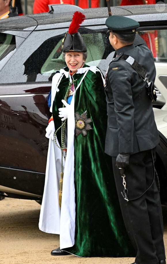 La princesse Anne portait un chapeau de plume traditionnel pour le couronnement de Charles III, le samedi 6 mai 2023.
La princesse Anne arrive à la cérémonie de couronnement du roi d'Angleterre à l'abbaye de Westminster de Londres, Royaume-Uni, le 6 mai 2023. © Agence / Bestimage