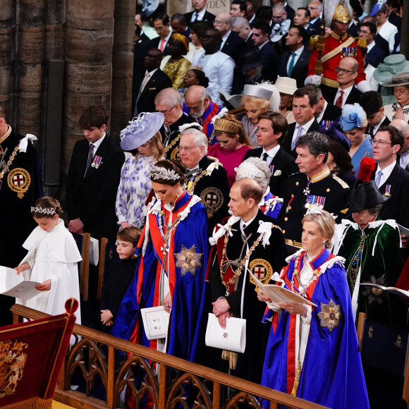 La princesse Anne, le prince Andrew et se deux filles à la cérémonie de couronnement du roi d'Angleterre à l'abbaye de Westminster de Londres, Royaume-Uni, le 6 mai 2023. © Agence / Bestimage