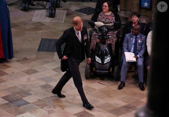 Le prince Harry retrouve la famille royale pour assister à la cérémonie de couronnement du roi d'Angleterre à l'abbaye de Westminster de Londres, Royaume-Uni, le 6 mai 2023. © Agence / Bestimage