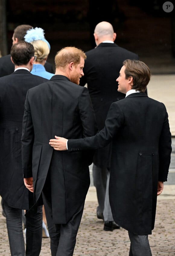Le prince Harry et Edoardo Mapelli Mozzi à la cérémonie de couronnement du roi d'Angleterre à l'abbaye de Westminster de Londres, Royaume-Uni, le 6 mai 2023. © Agence / Bestimage