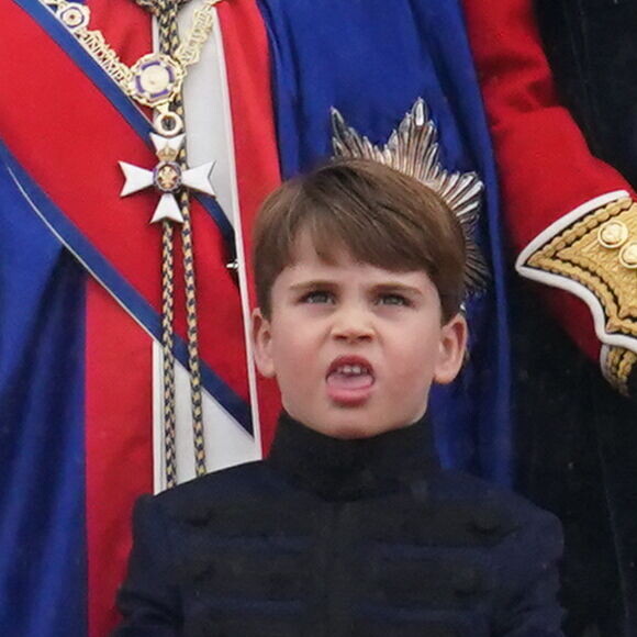 Le prince Louis de Galles - La famille royale britannique salue la foule sur le balcon du palais de Buckingham lors de la cérémonie de couronnement du roi d'Angleterre à Londres le 5 mai 2023. 