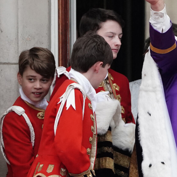 Owen Humphreys - 72040719 - La famille royale britannique salue la foule sur le balcon du palais de Buckingham lors de la cérémonie de couronnement du roi d'Angleterre à Londres Le roi Charles III d'Angleterre - La famille royale britannique salue la foule sur le balcon du palais de Buckingham lors de la cérémonie de couronnement du roi d'Angleterre à Londres le 5 mai 2023. 