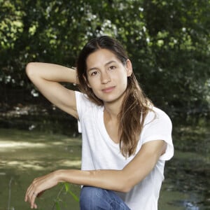 Line Papin a vécu une belle romance avec Marc Lavoine.
Portrait de Line Papin - 4ème édition des écrivains chez Gonzague Saint Bris (26ème Forêt des livres) à Chanceaux-Près-Loches. © Cédric Perrin / Bestimage