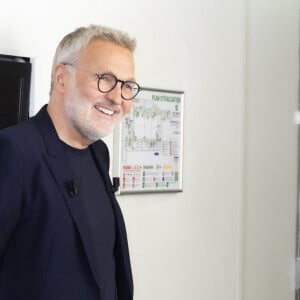 Info - Laurent Ruquier arrête "On est en direct" sur France2 le samedi soir - Exclusif - Laurent Ruquier - Backstage de l'émission OEED (On Est En Direct) présentée par L.Salamé et L.Ruquier - Paris le 23/04/2022 - © Jack Tribeca / Bestimage