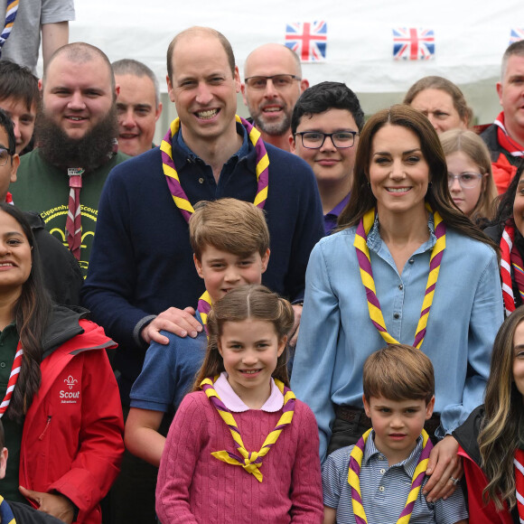 Le prince William, prince de Galles, et Catherine (Kate) Middleton, princesse de Galles, Le prince George de Galles, La princesse Charlotte de Galles, Le prince Louis de Galles - Le prince et la princesse de Galles, accompagnés de leurs enfants, participent à la journée du bénévolat "Big Help Out" à Slough, le 8 mai 2023.