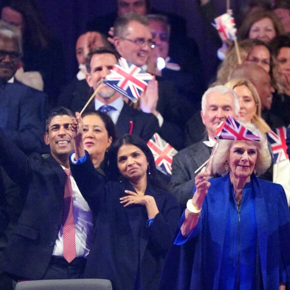 Le prince George de Galles, Camilla Parker Bowles, reine consort d'Angleterree, le Premier ministre britannique Rishi Sunak, sa femme Akshata Murty, le roi Charles III d'Angleterre au concert du couronnement du roi et de la reine dans l'enceinte du château de Windsor, Royaume Uni, le 7 mai 2023. 