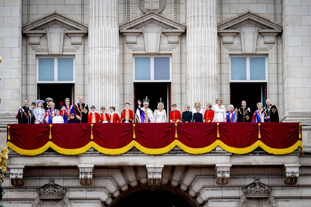 Photo Le Roi Charles III D Angleterre Et Camilla Parker Bowles Reine 
