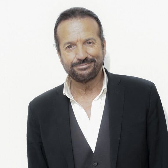  Son ex-compagne a dénoncé des faits de violences commises par le chanteur à son égard.
Exclusif - Francis Lalanne - Backstage - Enregistrement de l'émission "TPMP (Touche Pas à Mon Poste)", présentée par C.Hanouna et diffusée en direct sur C8 le 8 février 2023 © Jack Tribeca / Bestimage 