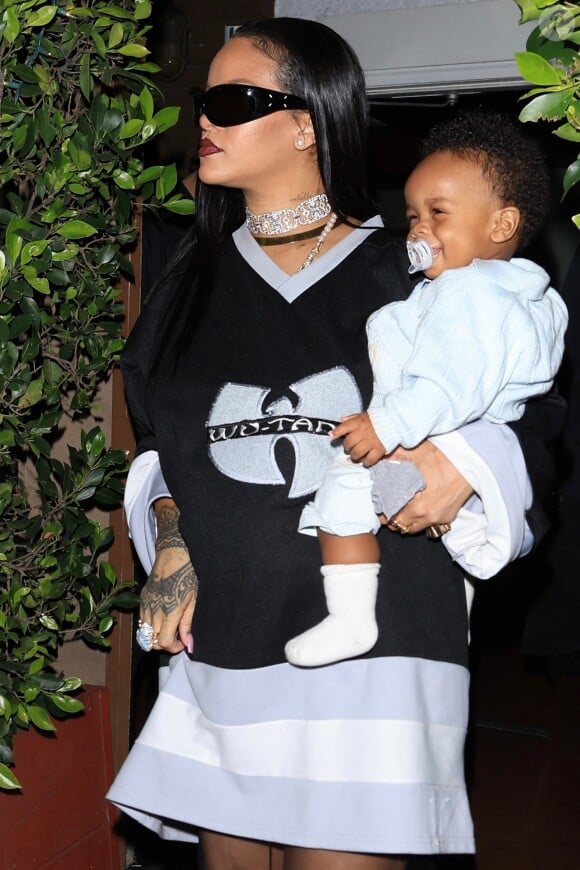 Rihanna (enceinte) et Asap Rocky sont allés dîner en famille avec leur fils au restaurant Giorgio Baldi à Santa Monica le 5 avril 2023