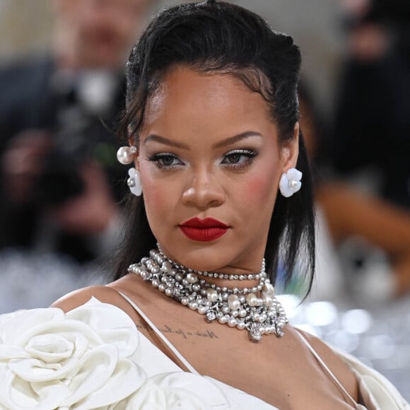 Rihanna, enceinte, - Les célébrités arrivent à la soirée du "MET Gala 2023" hommage au grand couturier Karl Lagerfeld au Metropolitan Museum of Art de New York City, New York, Etats-Unis, le 1er mai 2023.