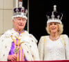 Ce fut une journée historique. Charles III a été couronné roi d'Angleterre devant 2.400 invités.
La famille royale britannique salue la foule sur le balcon du palais de Buckingham lors de la cérémonie de couronnement du roi d'Angleterre à Londres Le roi Charles III d'Angleterre et Camilla Parker Bowles, reine consort d'Angleterre - La famille royale britannique salue la foule sur le balcon du palais de Buckingham lors de la cérémonie de couronnement du roi d'Angleterre à Londres. 