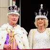 Charles III : On sait enfin ce que le roi a dit à Camilla sur le balcon de Buckingham... et c'est très drôle !