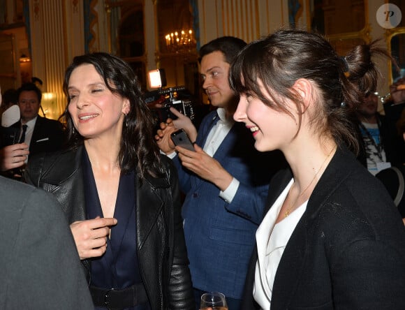 Exclusif - Juliette Binoche et sa fille Hannah Magimel - Juliette Binoche reçoit le "French Cinema Award Unifrance" au Ministère de la Culture à Paris, le 19 janvier 2018. © Veeren/Bestimage 