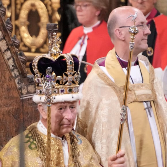 L'homme ayant couronné le roi Charles III vient d'être condamné par la justice.