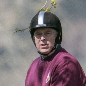Le prince Andrew en promenade à cheval avec la police montée royale canadienne à Windsor. Le 29 avril 2023
