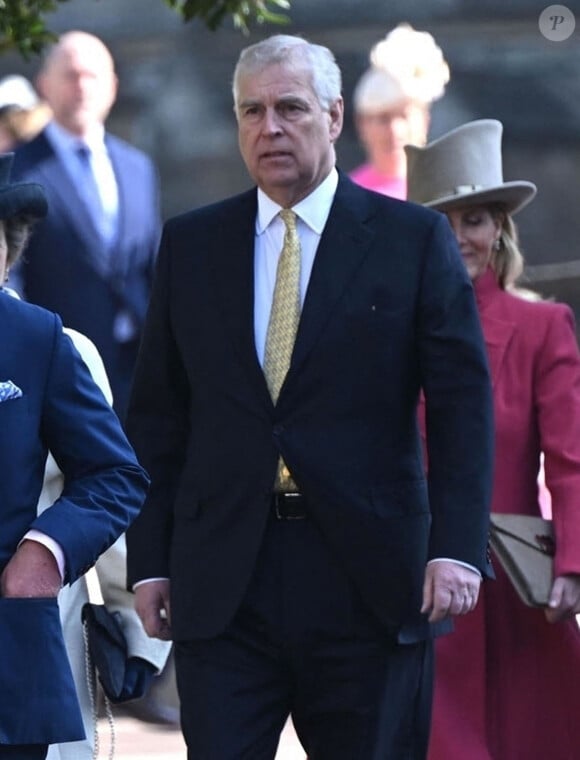 Le prince Andrew, duc d'York - La famille royale du Royaume Uni arrive à la chapelle Saint George pour la messe de Pâques au château de Windsor le 9 avril 2023.