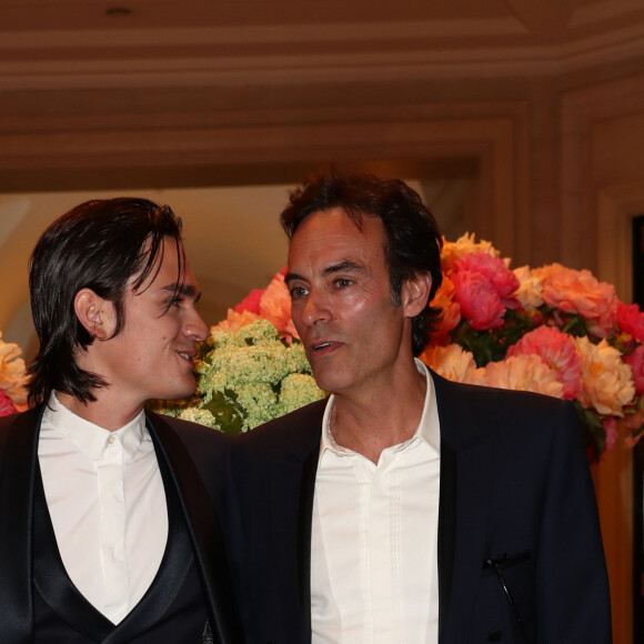 Exclusif - Anthony Delon avec son frère Alain-Fabien Delon au cocktail de la 10ème édition du "Global Gift Gala" à l'hôtel Four Seasons George V à Paris, le 3 juin 2019. © Cyril Moreau/Global Gift Foundation/Bestimage 