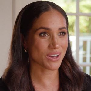 Meghan Markle révèle son goût prononcé pour le Scrabble dans une vidéo pour le magazine "Variety". Elle a confié que sa comédie romantique préférée est "Quand Harry rencontre Sally" et J.Roberts dans n'importe quel film. A propos du Scrabble, elle a dit "C'est quelque chose que j'aime depuis longtemps" avant d'ajouter "J'adore cuisiner. Je ne sais pas si beaucoup de gens le savent. Peut-être qu'ils le savent mais je fais une sauce bolognaise vraiment (incroyable) !". Le 19 octobre 2022. 