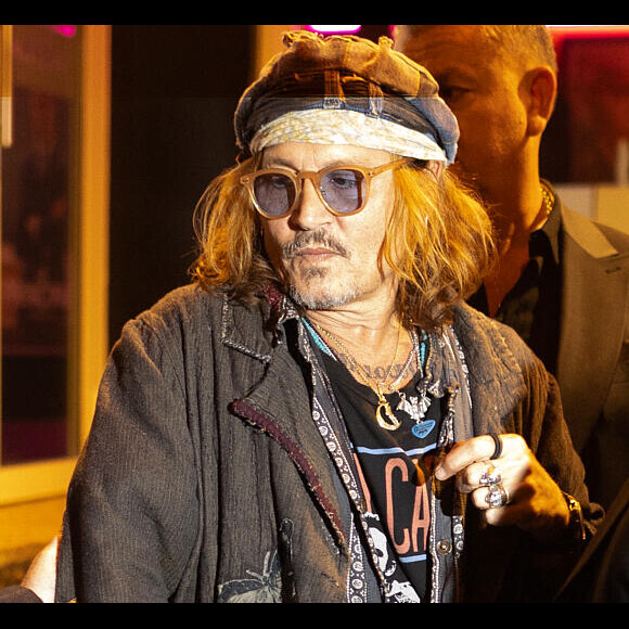 Al Pacino et Johnny Depp quittent la projection privée et la master class du film Donnie Brasco au cinéma du Panthéon à Paris le 26 avril 2023. 