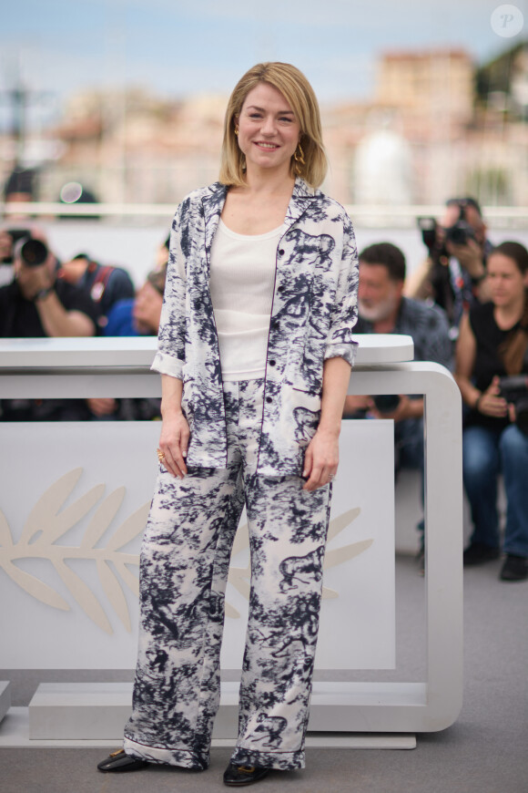 Emilie Dequenne au photocall du jury "Un Certain Regard" lors du 76ème Festival International du Film de Cannes, le 17 mai 2023. © Dominique Jacovides/Cyril Moreau/Bestimage