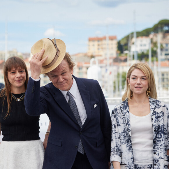 Paula Beer, Alice Winocour, Jaohn C.Reilly, président du jury "Un certain regard", Emilie Dequenne, Davy Chou au photocall du jury "Un Certain Regard" lors du 76ème Festival International du Film de Cannes, le 17 mai 2023. © Dominique Jacovides/Cyril Moreau/Bestimage 