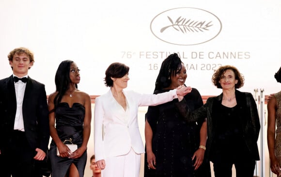 Harold Orsini, Esther Gohourou, Catherine Corsini, Aissatou Dialo Sagna, Elizabeth Perez - Montée des marches du film « Le retour (Homecoming) » lors du 76ème Festival International du Film de Cannes, au Palais des Festivals à Cannes. Le 17 mai 2023 © Jacovides-Moreau / Bestimage