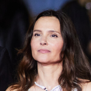 A 46 ans, la star a besoin de peu d'artifices pour apparaître sublime sur le tapis rouge
Virginie Ledoyen - Montée des marches du film " Le retour (Homecoming) " lors du 76ème Festival International du Film de Cannes, au Palais des Festivals à Cannes. Le 17 mai 2023 © Jacovides-Moreau / Bestimage