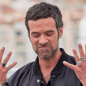 Romain Duris au photocall de "Le règne animal" lors du 76ème Festival International du Film de Cannes, le 18 mai 2023. © Jacovides/Moreau/Bestimage 