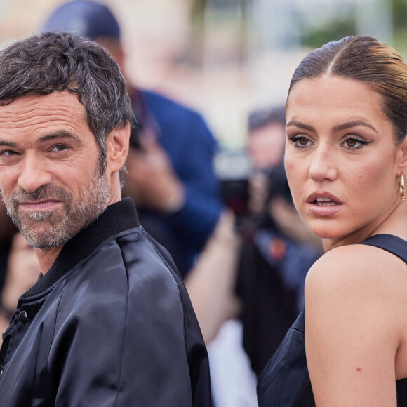 Elle s'est montrée également complice avec son partenaire Romain Duris.
Romain Duris et Adèle Exarchopoulos au photocall de "Le règne animal" lors du 76ème Festival International du Film de Cannes, le 18 mai 2023. © Jacovides/Moreau/Bestimage 