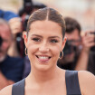Adèle Exarchopoulos ultra-sexy : photographe malicieuse qui s'éclate devant Romain Duris au Festival de Cannes