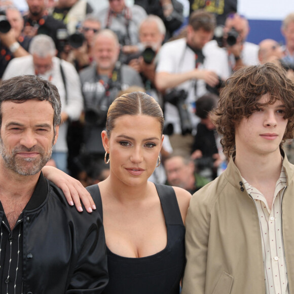 Romain Duris, Adèle Exarchopoulos, Paul Kircher au photocall de "Le règne animal" lors du 76ème Festival International du Film de Cannes, le 18 mai 2023. © Jacovides/Moreau/Bestimage 