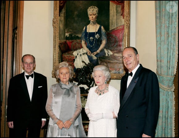 Elizabeth II, le prince Philip, Bernadette et Jacques Chirac au château de Windsor pour célébrer le centenaire de l'entente cordiale. 