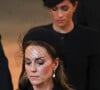 Kate Middleton, dont la relation avec Meghan Markle est déjà tendue, n'a pas du apprécier !
Meghan Markle, duchesse de Sussex, Catherine (Kate) Middleton, princesse de Galles - Intérieur - Procession cérémonielle du cercueil de la reine Elisabeth II du palais de Buckingham à Westminster Hall à Londres, où les Britanniques et les touristes du monde entier pourront lui rendre hommage jusqu'à ses obsèques prévues le 19 septembre 2022. Le 14 septembre 2022. 