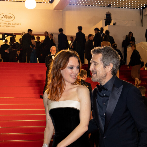 Arrivé en solo, il y a retrouvé sa partenaire Laetitia Dosch. 
Laetitia Dosch et Guillaume Canet - Montée des marches du film " Acide " lors du 76ème Festival International du Film de Cannes, au Palais des Festivals à Cannes. Le 21 mai 2023 © Jacovides-Moreau / Bestimage 