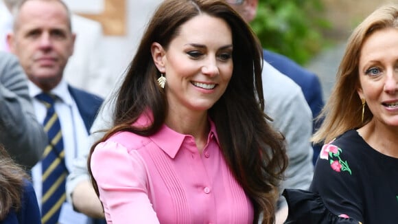 Kate Middleton : Adorable en rose bonbon pour un pique-nique surprise, elle s'amuse entourée d'enfants